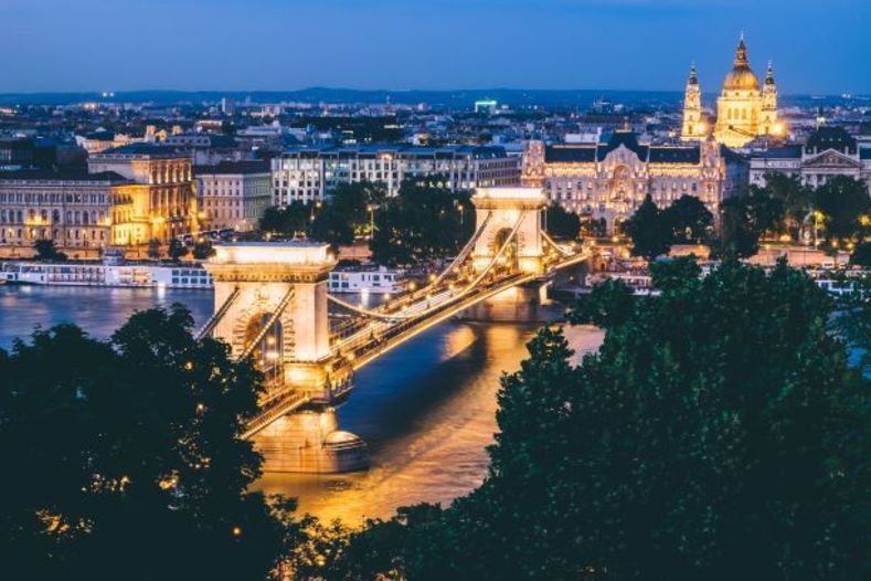 send money from Hungary to Australia