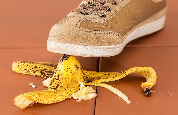 TILE UK TRAP she stepping on banana peel