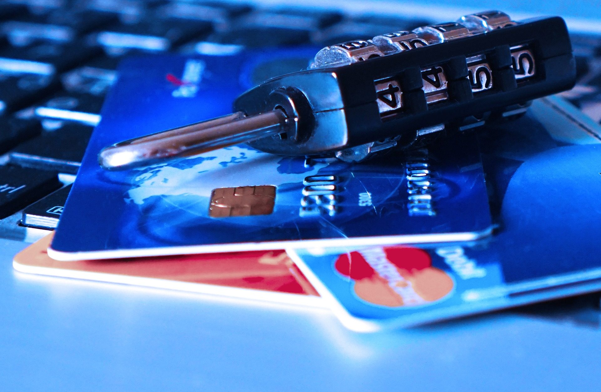 4 Best Debit Cards for Australians Travelling Overseas 2022